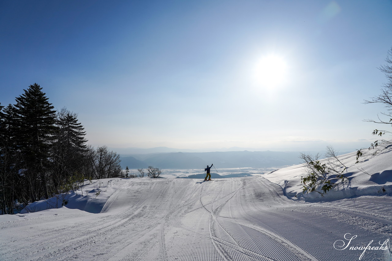 富良野スキー場 積雪100cm、オープン初日から滑走距離3,400ｍのロングダウンヒルが可能！最高のコンディションでシーズン開幕です♪